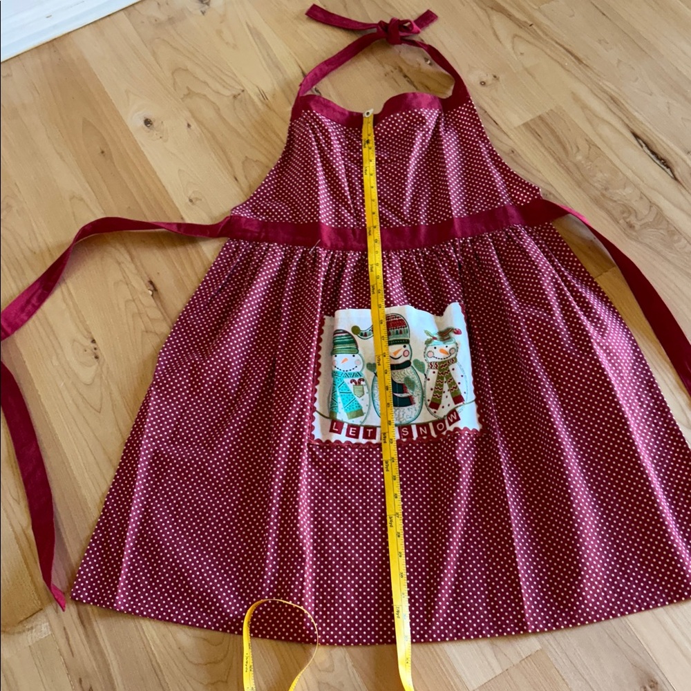 Pier 1 ‘Let it Snow’ Apron - Picture 7 of 8